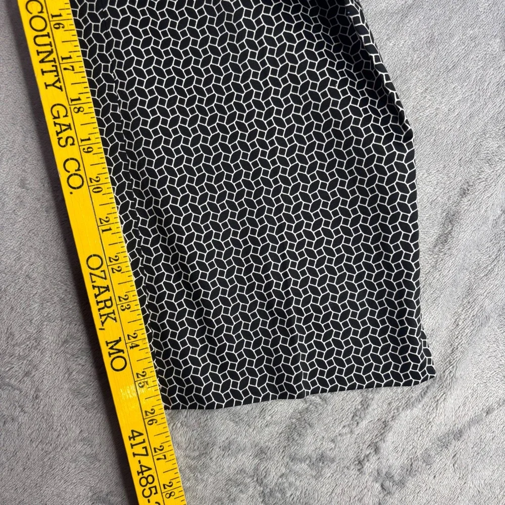Talbots Pants Women 10P Black White Geometric Honeycomb Stretch Straight Leg
